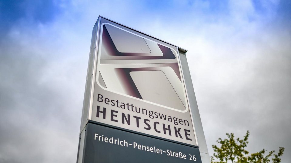 Kompetenzzentrum in Lüneburg - Bestattungswagen Hentschke